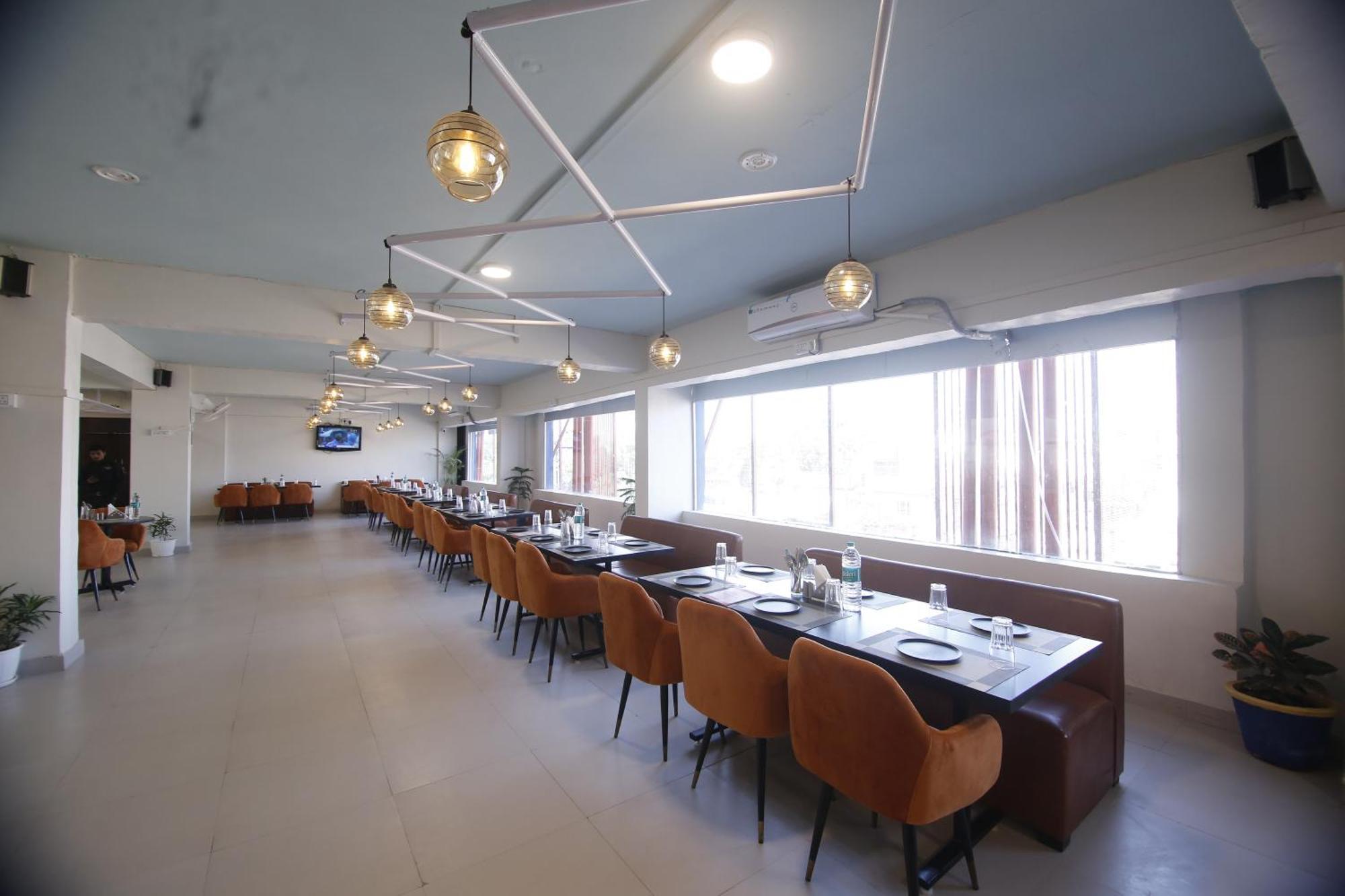 Virohaa Garden Hotel Ghaziabad Exterior photo