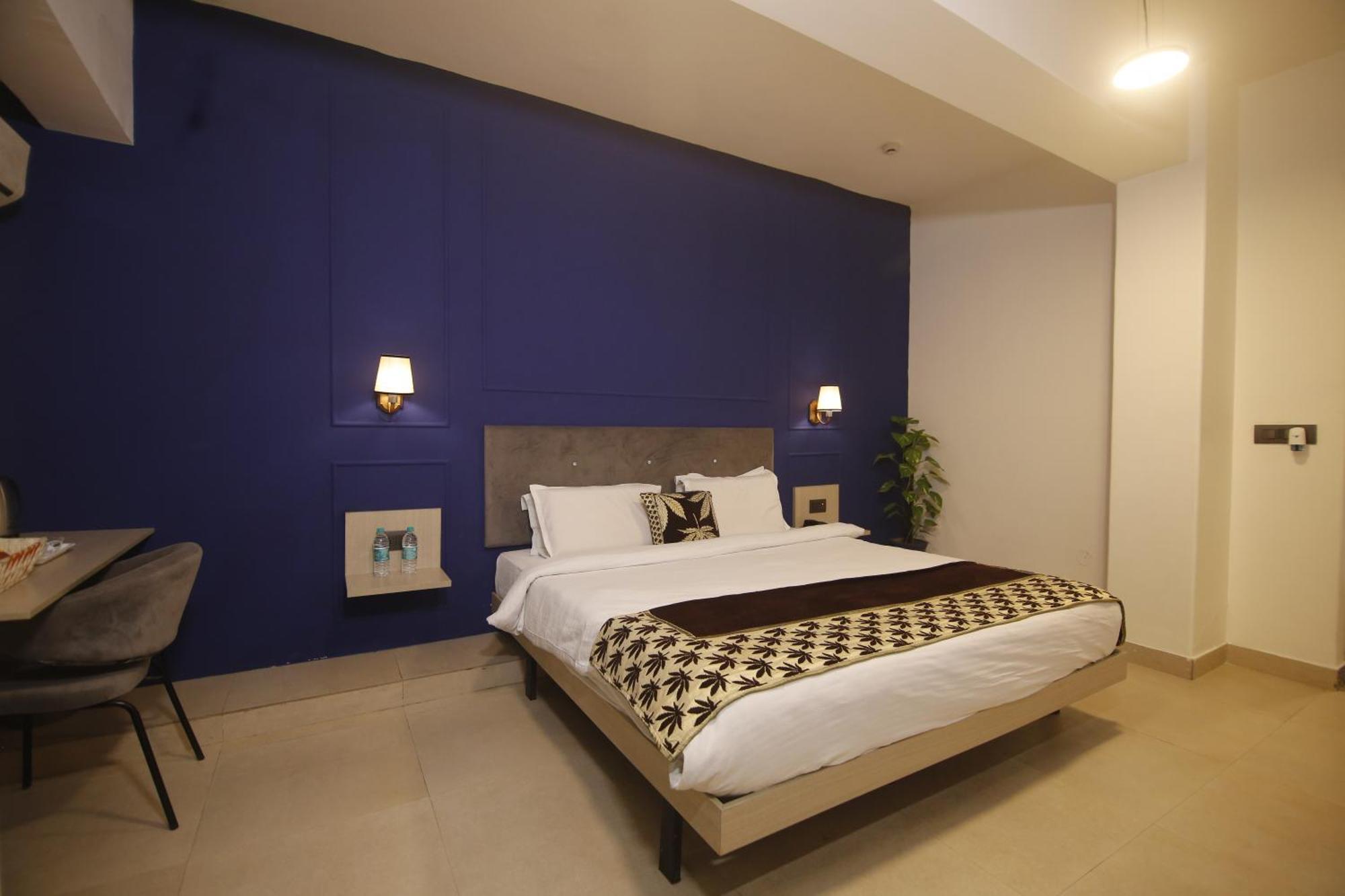 Virohaa Garden Hotel Ghaziabad Exterior photo